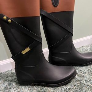 Tommy Hilfiger size 9 rain boots